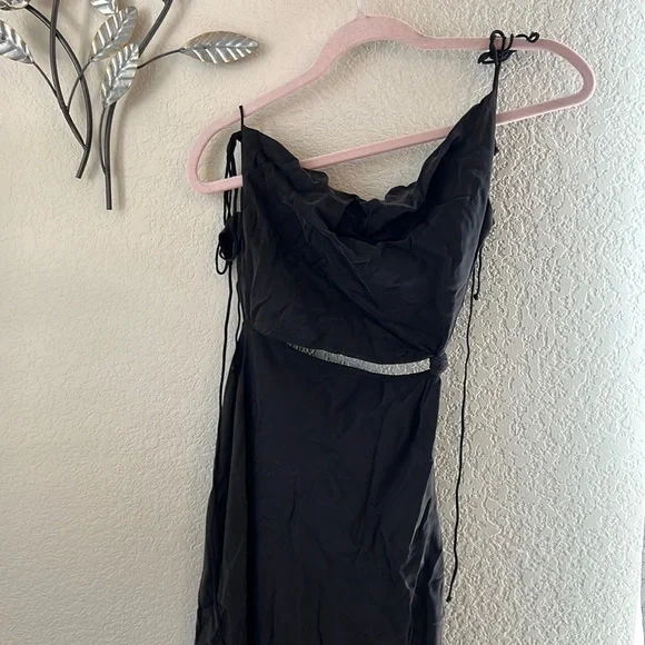 For love and lemons Kyra Cut Out Maxi Dress in Black - Picture 4 of 16